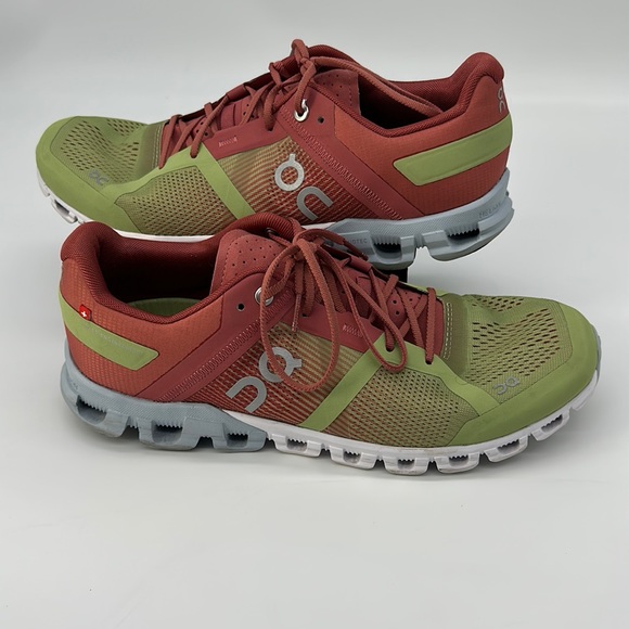 On Running Shoes - ON WOMEN'S CLOUDFLOW V2. Size 10. Used on the treadmill 3xs. 
.